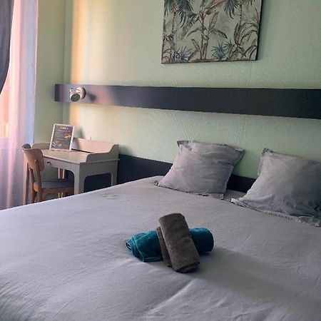 Caveau Du Rond Point Buxy Bagian luar foto