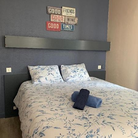 Caveau Du Rond Point Buxy Bagian luar foto