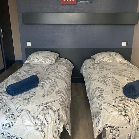 Caveau Du Rond Point Buxy Bagian luar foto