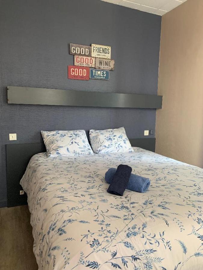 Caveau Du Rond Point Buxy Bagian luar foto